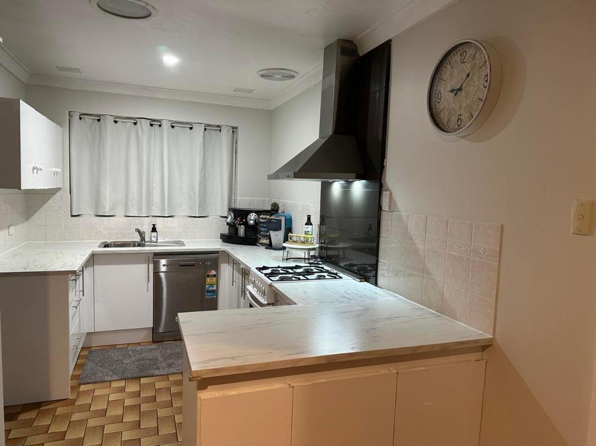 Cozy Inn بيرث المظهر الخارجي الصورة